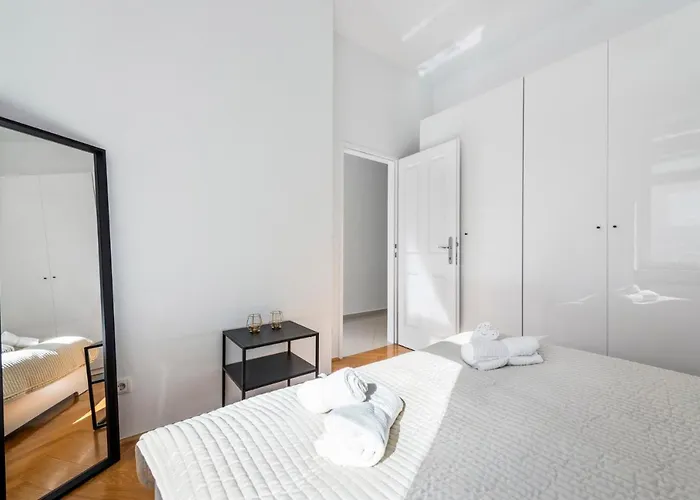 Apartment A&s Center *