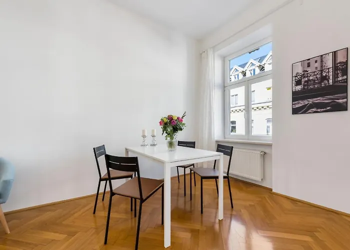 Apartment A&s Center *